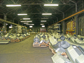 Prefabrykowane samonośne hale łukowe - produkcja hal łukowych TG Buildings, kontrola jakości każdej wyprodukowanej hali.